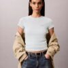 T-shirt slim con logo grafico e bordi a costine T-shirt slim con logo grafico e bordi a costine
