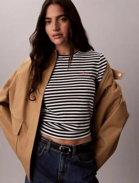 T-shirt slim con logo grafico e bordi a costine