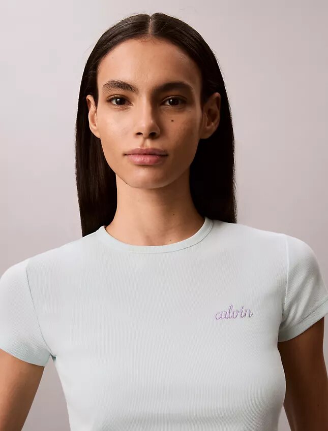T-shirt slim con logo grafico e bordi a costine T-shirt slim con logo grafico e bordi a costine