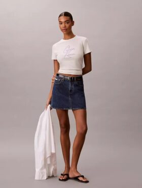 T-shirt slim con logo in rilievo