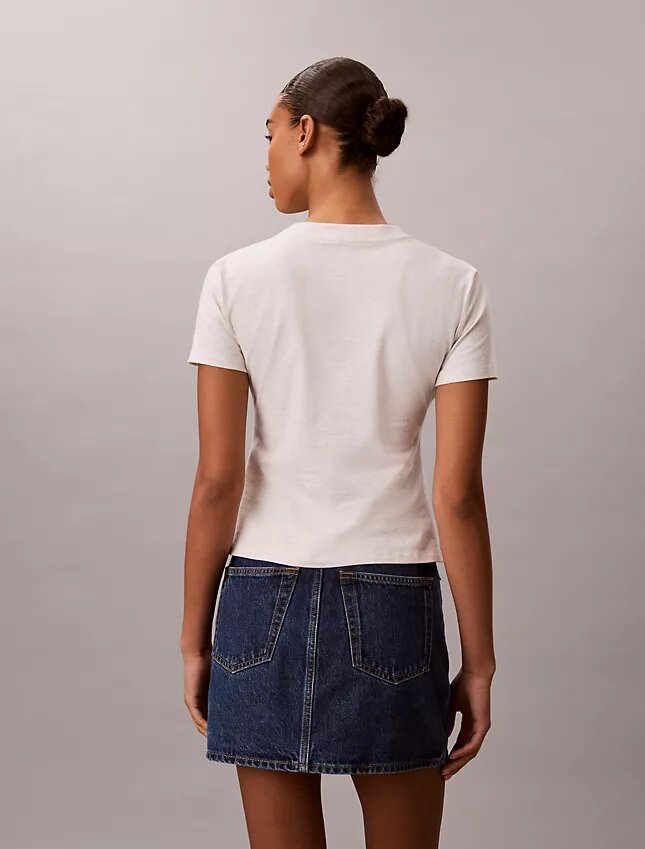 T-shirt slim con logo in rilievo T-shirt slim con logo in rilievo