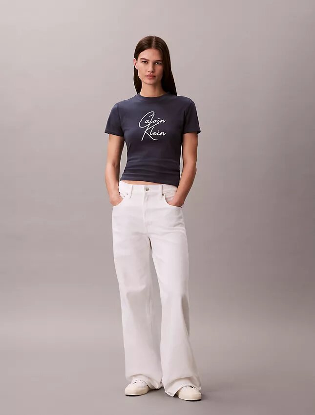 T-shirt slim con logo in rilievo T-shirt slim con logo in rilievo