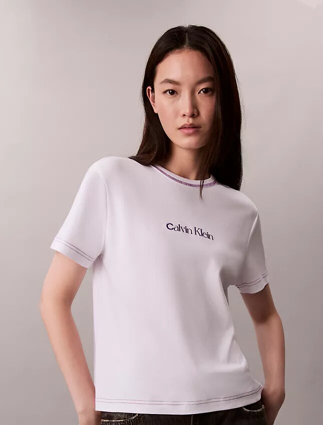 T-shirt slim con logo ricamato T-shirt slim con logo ricamato