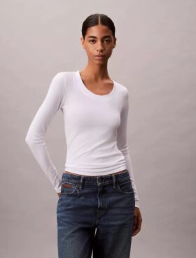 T-shirt slim in Modal elasticizzato a costine