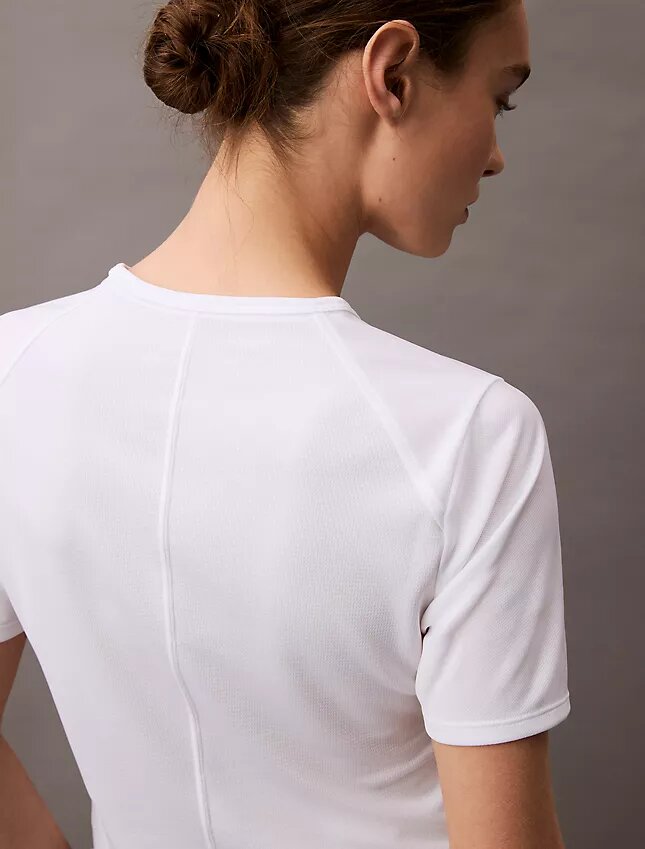 T-shirt sportiva moderna a girocollo T-shirt sportiva moderna a girocollo