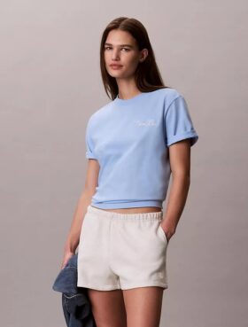 T-shirt squadrata con grafica Calvin Klein in corsivo