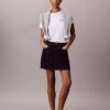 T-shirt squadrata con grafica Calvin Klein in corsivo T-shirt squadrata con grafica Calvin Klein in corsivo