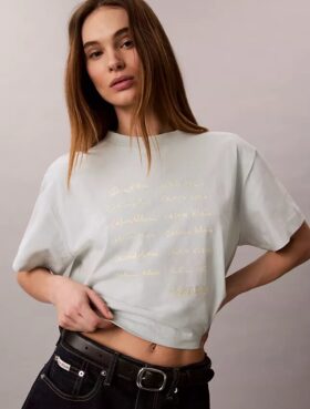 T-shirt squadrata con grafica del logo