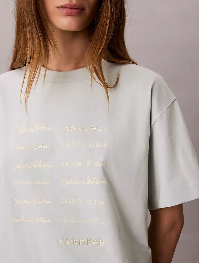 T-shirt squadrata con grafica del logo T-shirt squadrata con grafica del logo