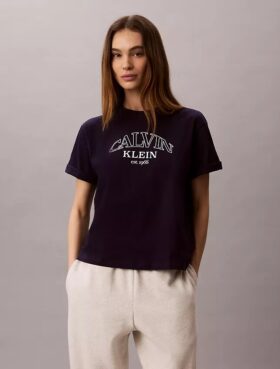 T-shirt squadrata con grafica del logo ad arco