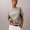T-shirt squadrata con grafica del logo ad arco T-shirt squadrata con grafica del logo ad arco