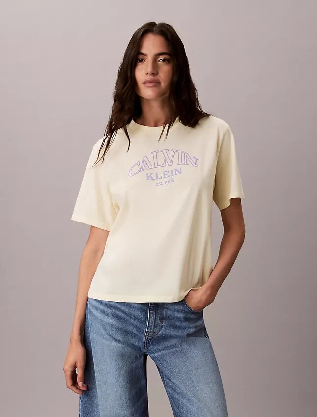 T-shirt squadrata con grafica del logo ad arco T-shirt squadrata con grafica del logo ad arco