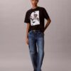T-shirt squadrata con grafica del logo in stile script sbiadito T-shirt squadrata con grafica del logo in stile script sbiadito