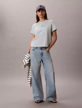 T-shirt squadrata con logo floreale