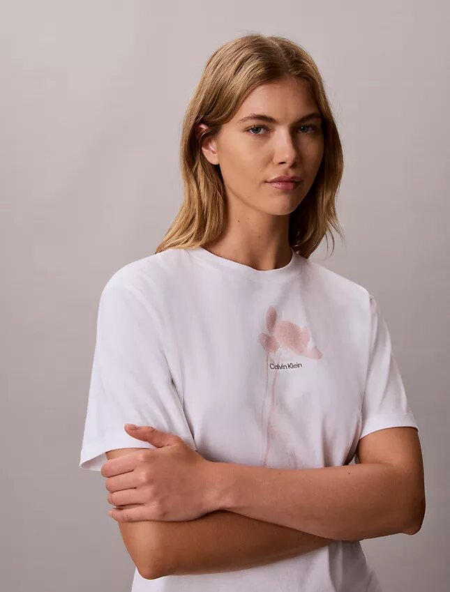 T-shirt squadrata con logo floreale T-shirt squadrata con logo floreale