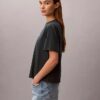 T-shirt squadrata con logo in stile calligrafico T-shirt squadrata con logo in stile calligrafico