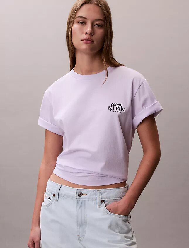 T-shirt squadrata con logo ricamato T-shirt squadrata con logo ricamato