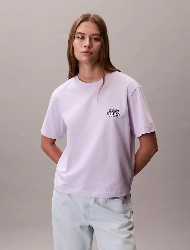 T-shirt squadrata con logo ricamato T-shirt squadrata con logo ricamato