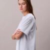 T-shirt squadrata con logo ricamato T-shirt squadrata con logo ricamato