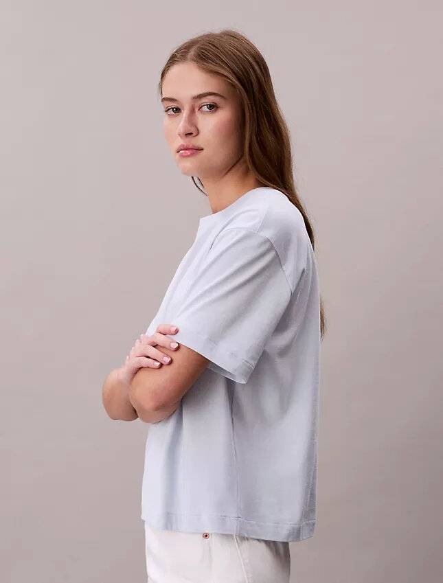 T-shirt squadrata con logo ricamato T-shirt squadrata con logo ricamato