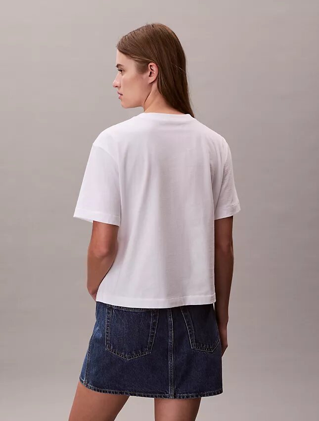 T-shirt squadrata con logo ricamato T-shirt squadrata con logo ricamato
