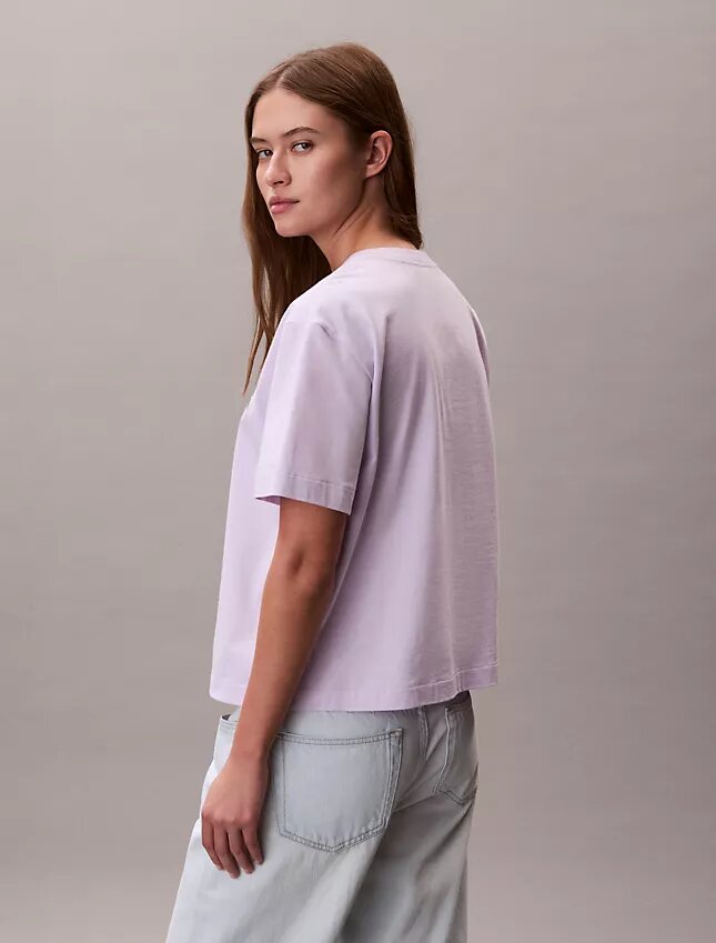 T-shirt squadrata con logo ricamato T-shirt squadrata con logo ricamato
