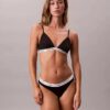 Thong in cotone elasticizzato a costine Thong in cotone elasticizzato a costine