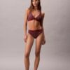 Top bikini a triangolo con dorso a vogatore e logo moderno