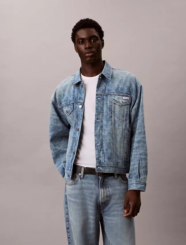 Trucker Jacket in Denim anni ’90 con Monogram su tutta la superficie Trucker Jacket in Denim anni ’90 con Monogram su tutta la superficie