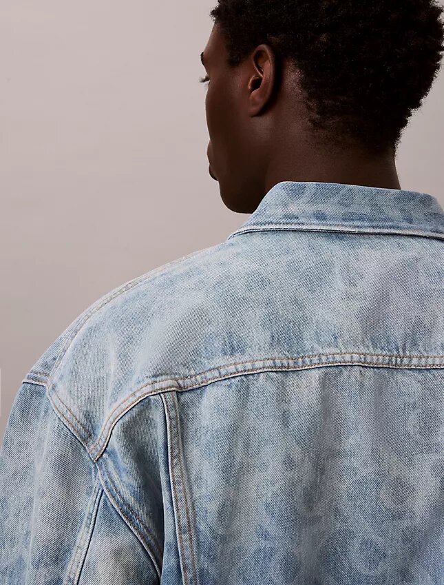 Trucker Jacket in Denim anni ’90 con Monogram su tutta la superficie Trucker Jacket in Denim anni ’90 con Monogram su tutta la superficie