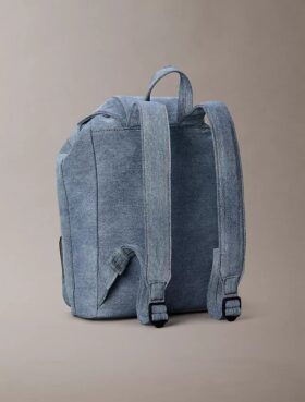 Zainetto con patta in Denim con logo Zainetto con patta in Denim con logo