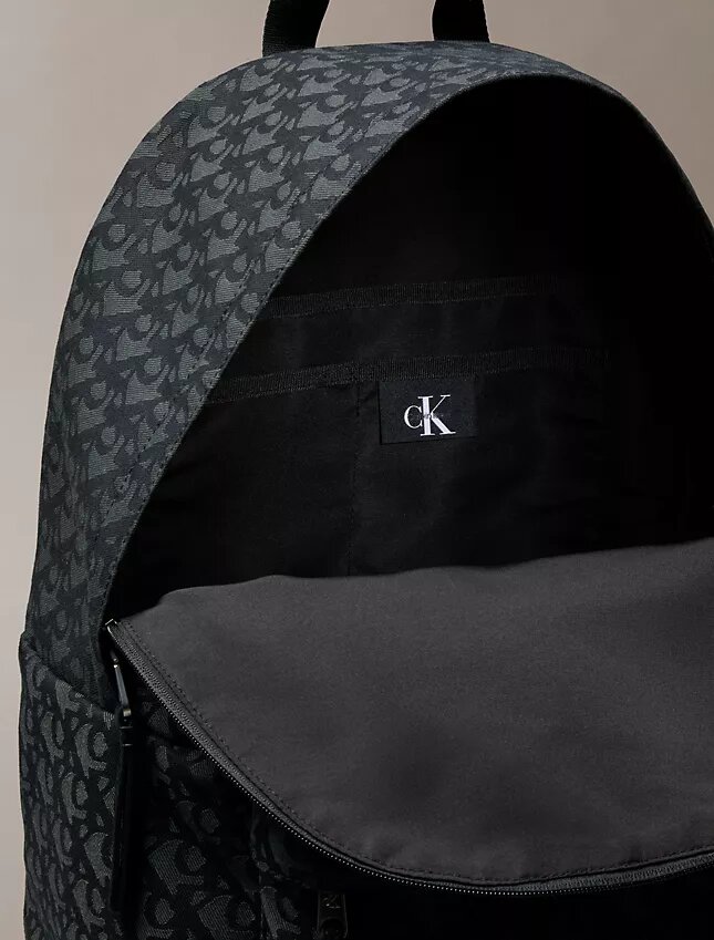 Zaino con logo Monogram su tutta la superficie Zaino con logo Monogram su tutta la superficie