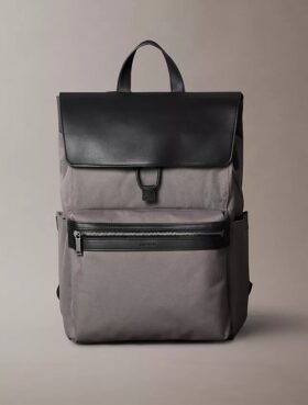 Zaino con patta strutturato