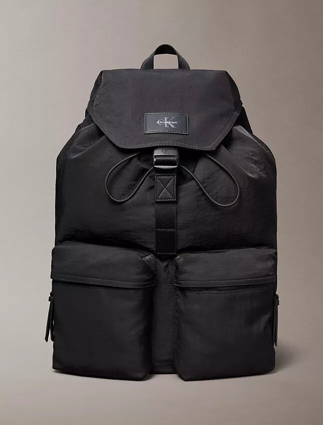 Zaino con patta superiore in nylon Zaino con patta superiore in nylon