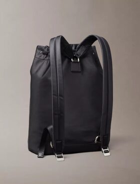 Zaino in nylon opaco con coulisse