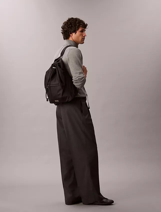 Zaino in nylon opaco con coulisse Zaino in nylon opaco con coulisse